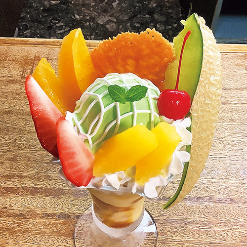 銀座・喫茶ブリッヂのメロン ア・ラ・モード