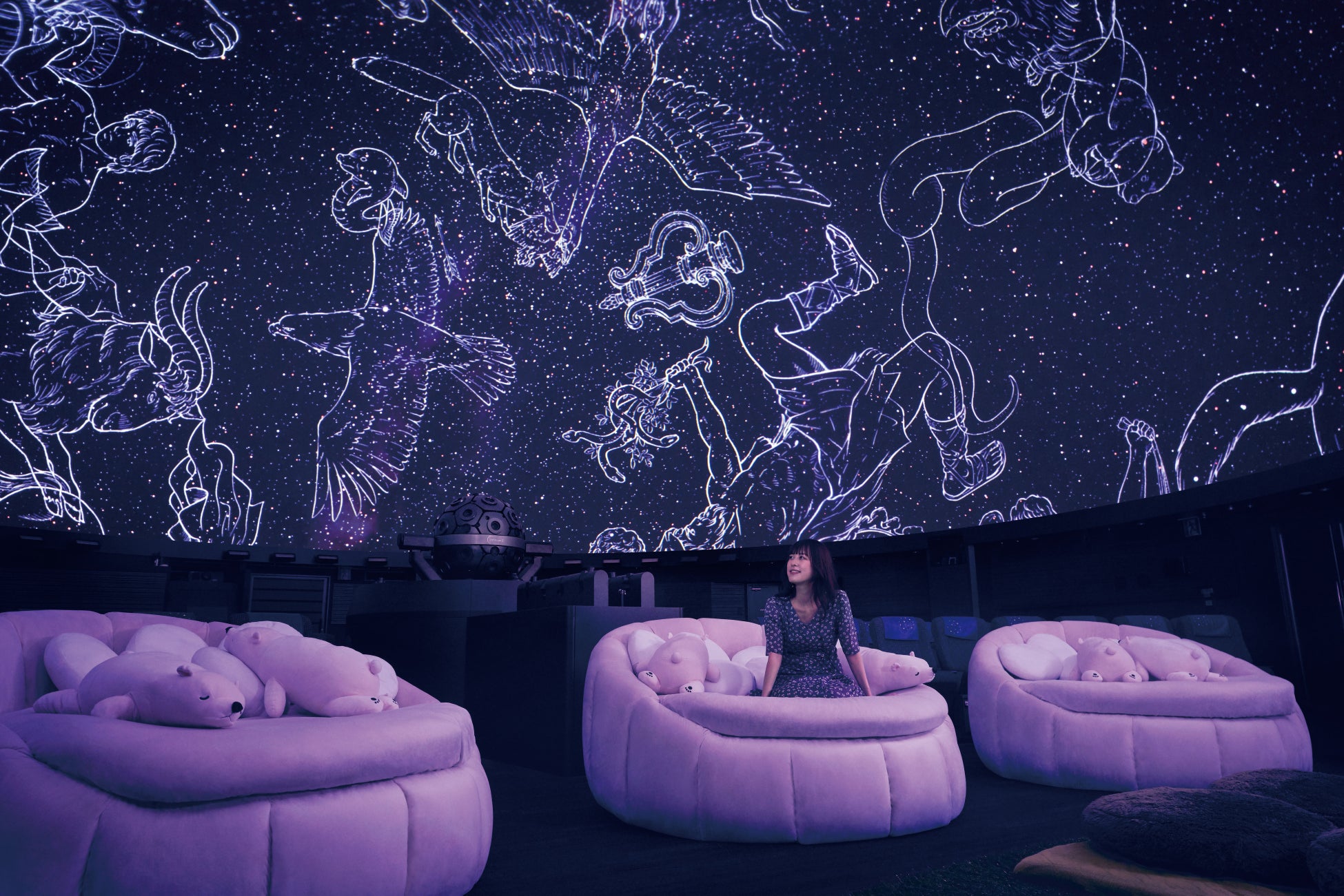 ドーム空間いっぱいに星と光が広がるプラネタリウム演出イメージ