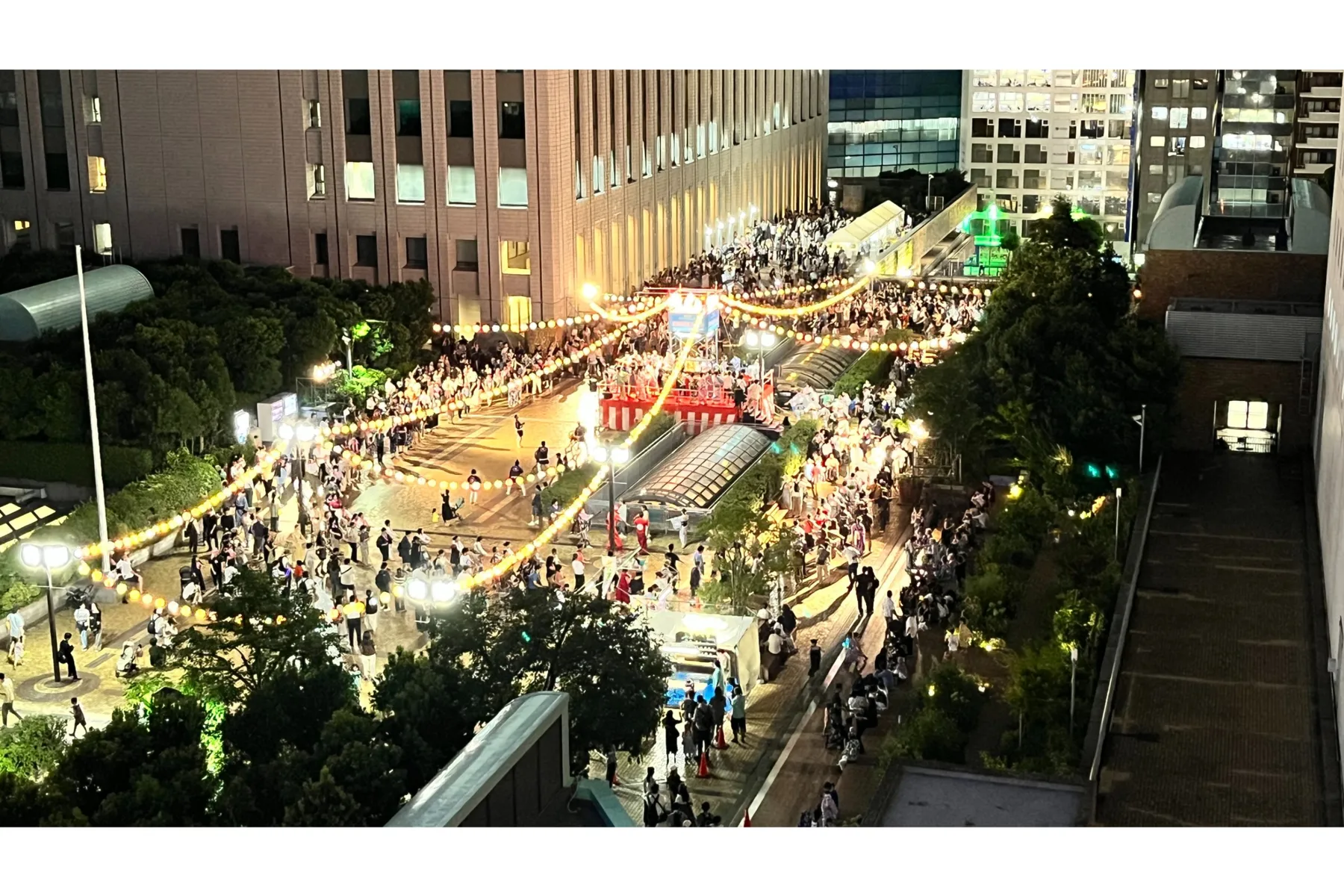 サンシャインシティ納涼盆踊り大会のイベント風景